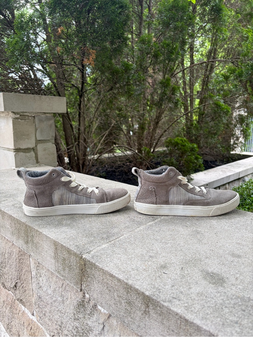 Womens TOMS High Top Sneakers in Gray Suede Size 7.5